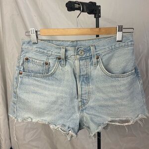 Levi's 501 light wash shorts size 27